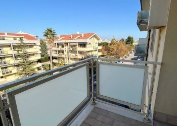 balcone - Three-room apartment Via Francesco Verrotti, Pescara - photo 7
