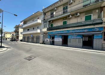 3 - Locale Commerciale Via San Francesco D'Assisi 89, Acerra - foto 2