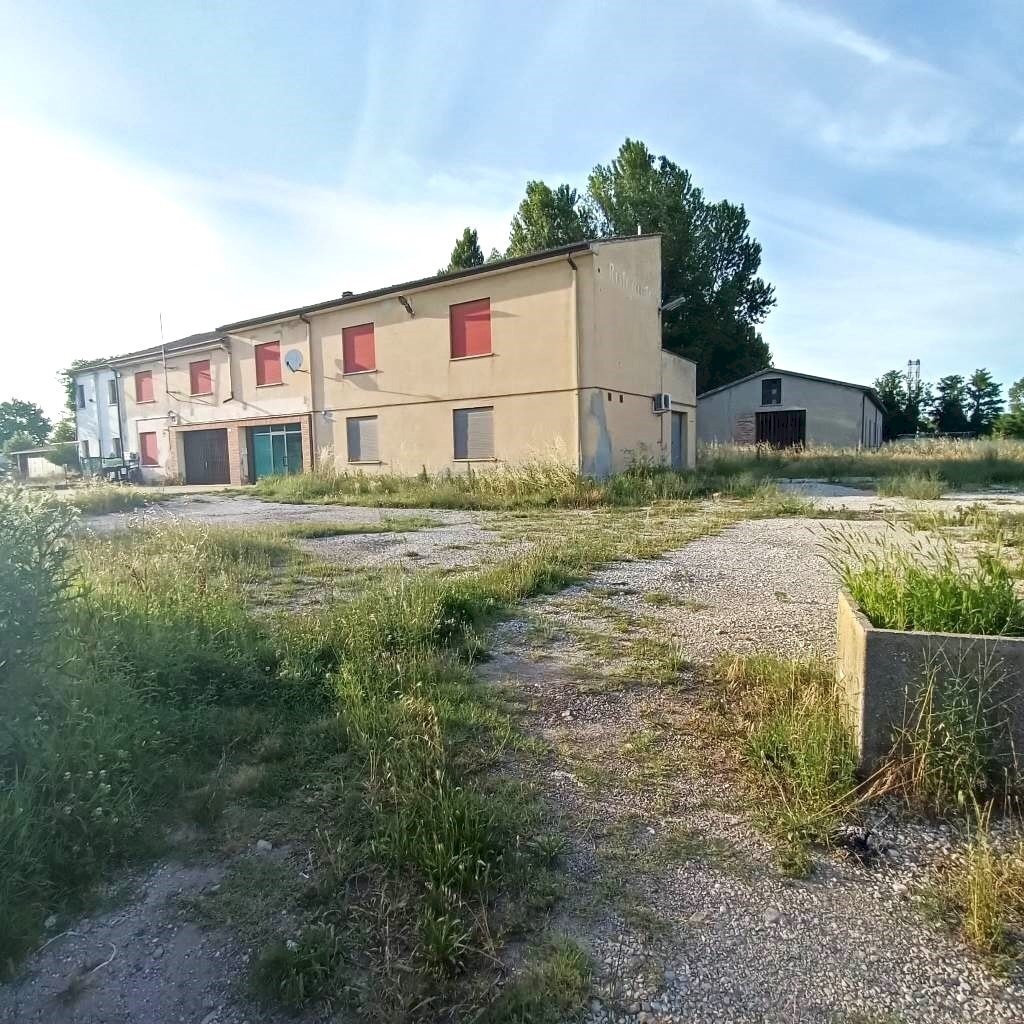 2 - Stable - Palace Via O. Munerati 141, Rovigo - photo 1