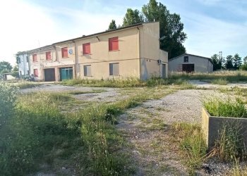 2 - Stable - Palace Via O. Munerati 141, Rovigo - photo 1