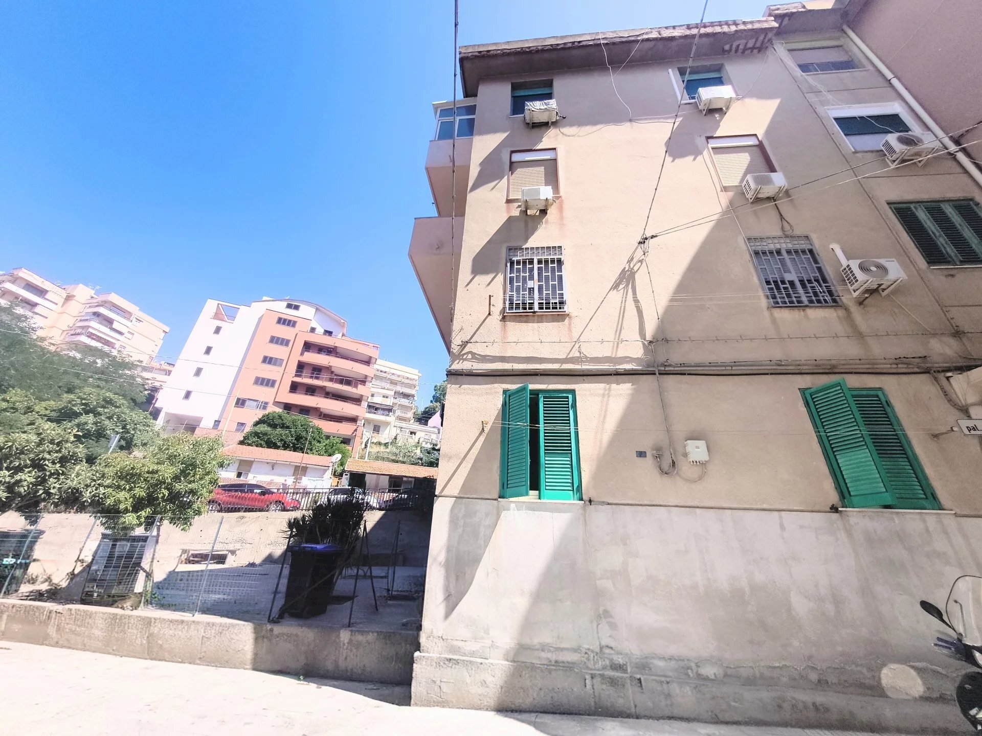 Three-room apartment Villaggio Svizzero, Messina - photo 1