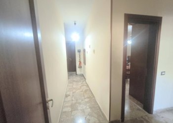 Three-room apartment Villaggio Svizzero, Messina - photo 4