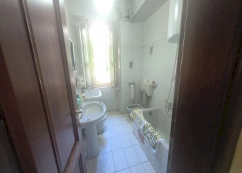 Three-room apartment Villaggio Svizzero, Messina - photo 5