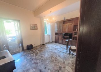 Three-room apartment Villaggio Svizzero, Messina - photo 8