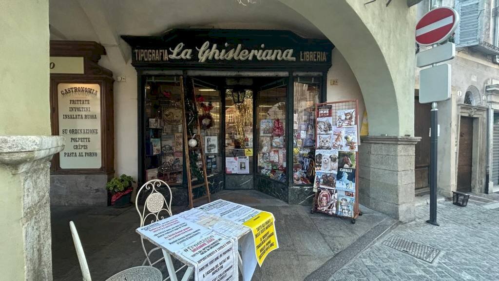 Edicole - Edicole con Chiosco piazza Maggiore, Mondovì - foto 2