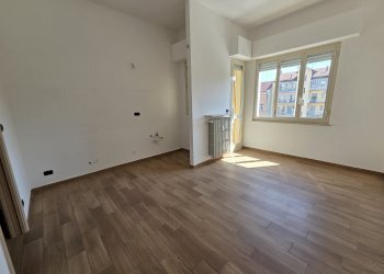 SOGGIORNO CON ANGOLO COTTURA - Two-room apartment Camera di Commercio, 3, Cuneo - photo 4