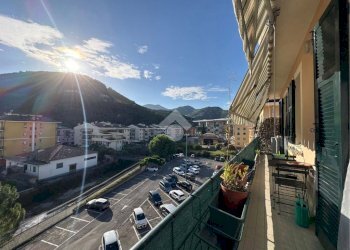 Four-room apartment Via s. pier di canne, Chiavari - photo 1