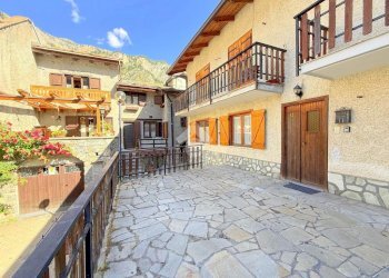 Three-room apartment Frazione Melezet, Bardonecchia - photo 3