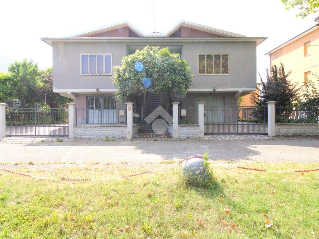 Villa Viale Umbria, Sassuolo - photo 1