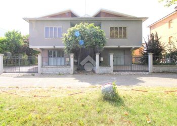 Villa Viale Umbria, Sassuolo - photo 1