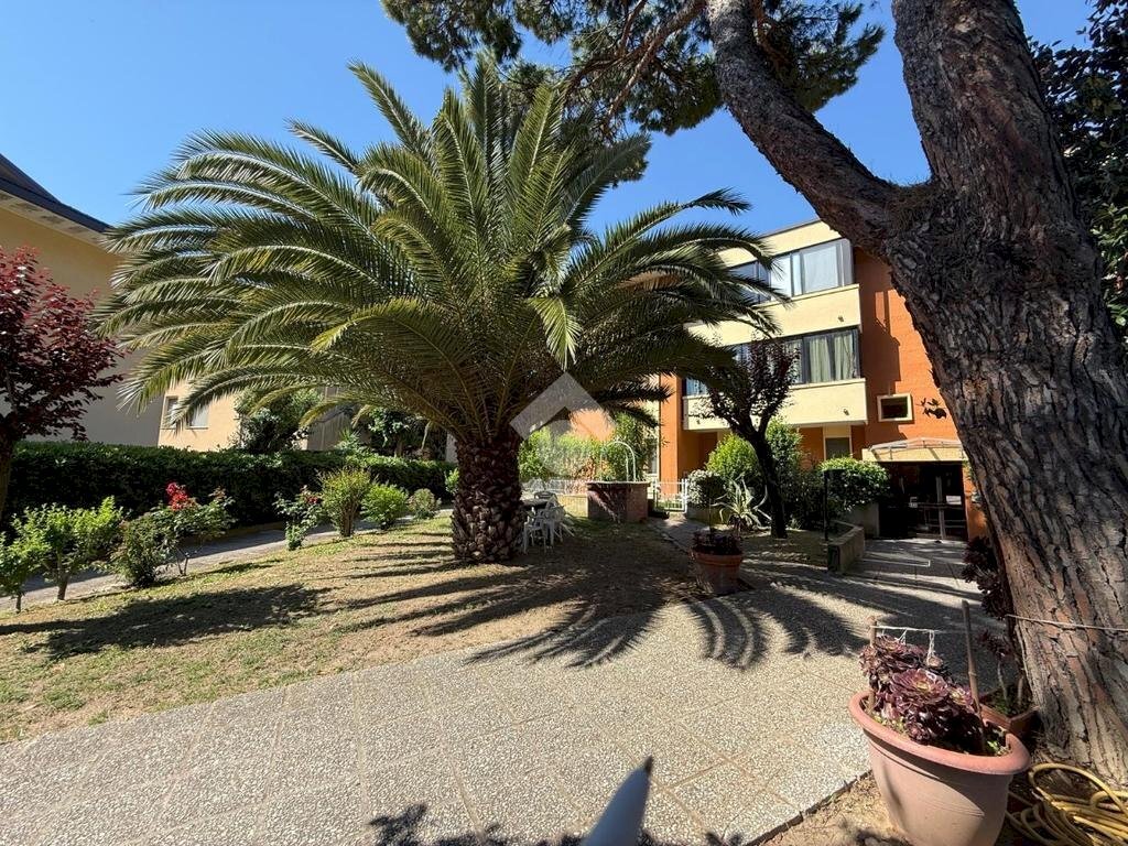 Three-room apartment Viale Chianciano, Riccione - photo 1