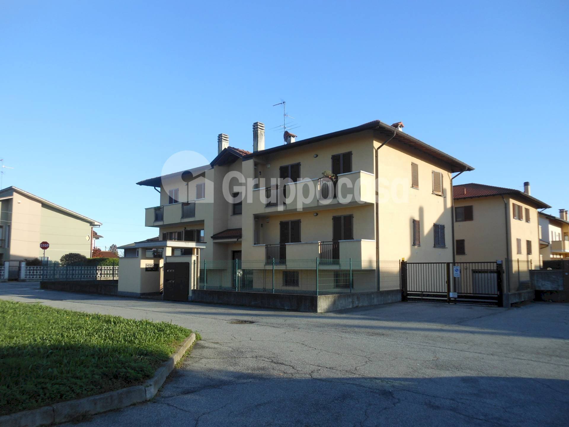 Foto 1 - Bilocale Via Foscolo
 
36, Bernate Ticino - foto 1