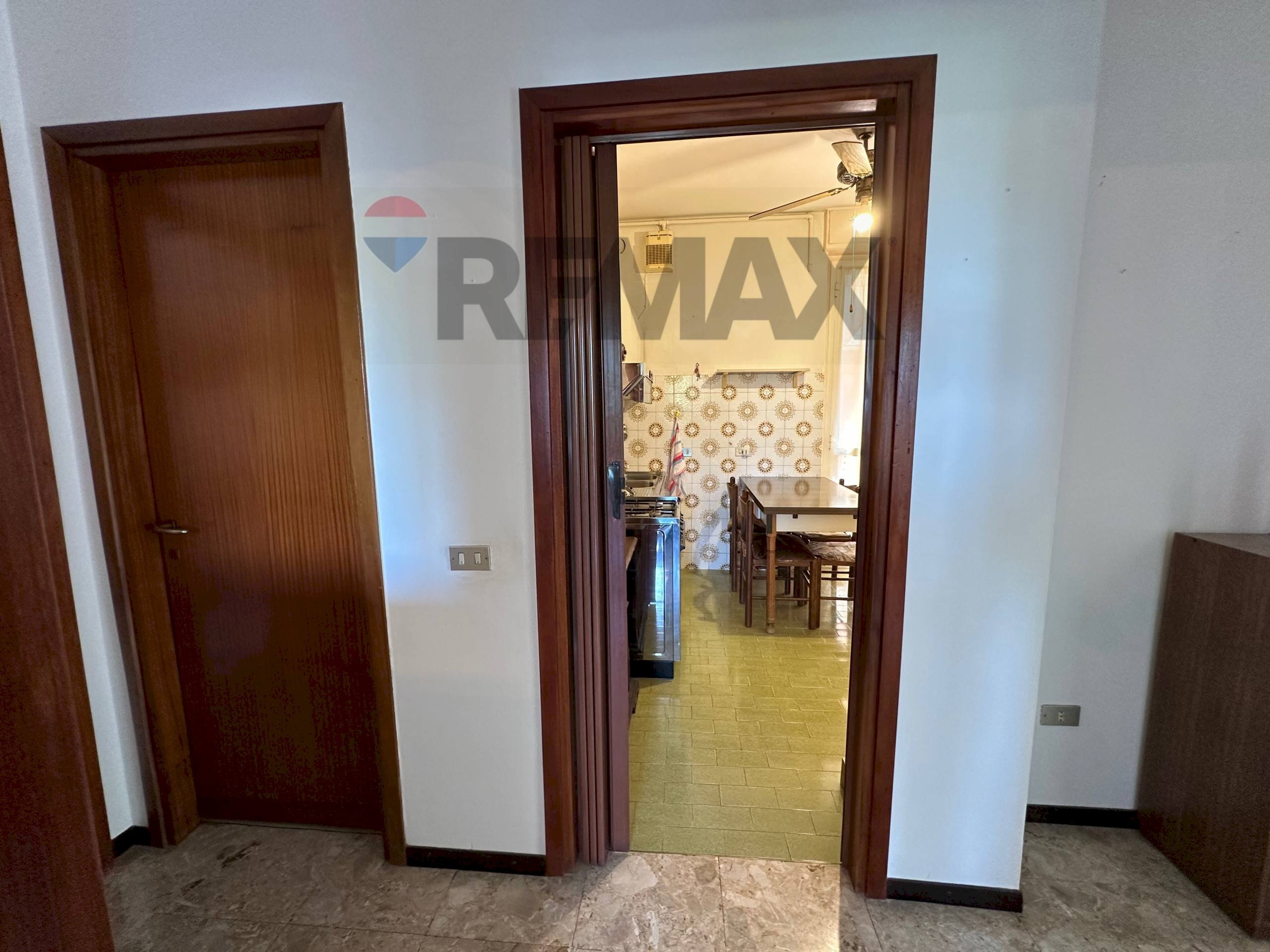 Hall / corridoio - Trilocale via Valsesia
 
76, Milano - planimetria 1