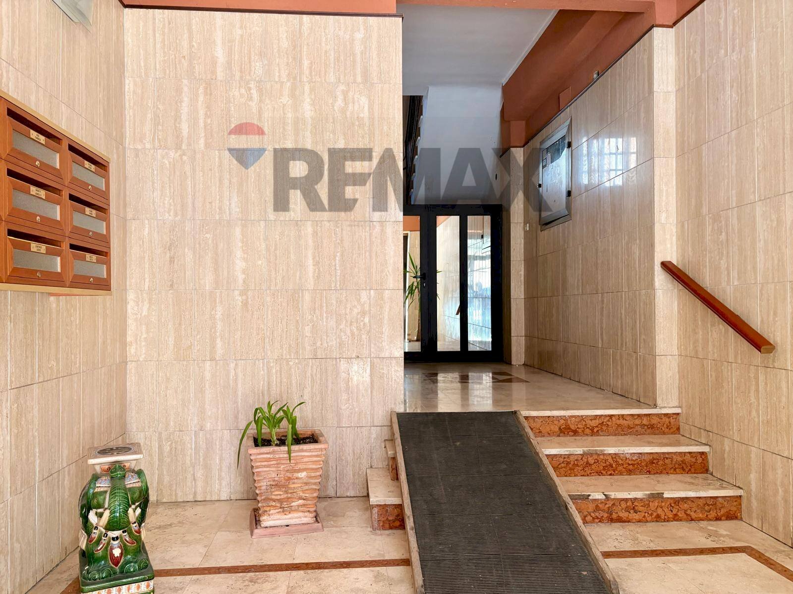 Ricezione / Lobby - Four-room apartment Via Laterza
33, Bari - photo 2
