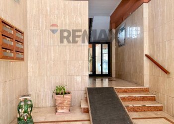 Ricezione / Lobby - Four-room apartment Via Laterza
 
33, Bari - photo 2