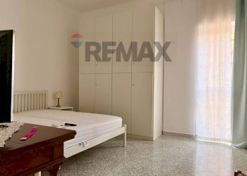 Camera / camera da letto - Four-room apartment Via Laterza
 
33, Bari - photo 8