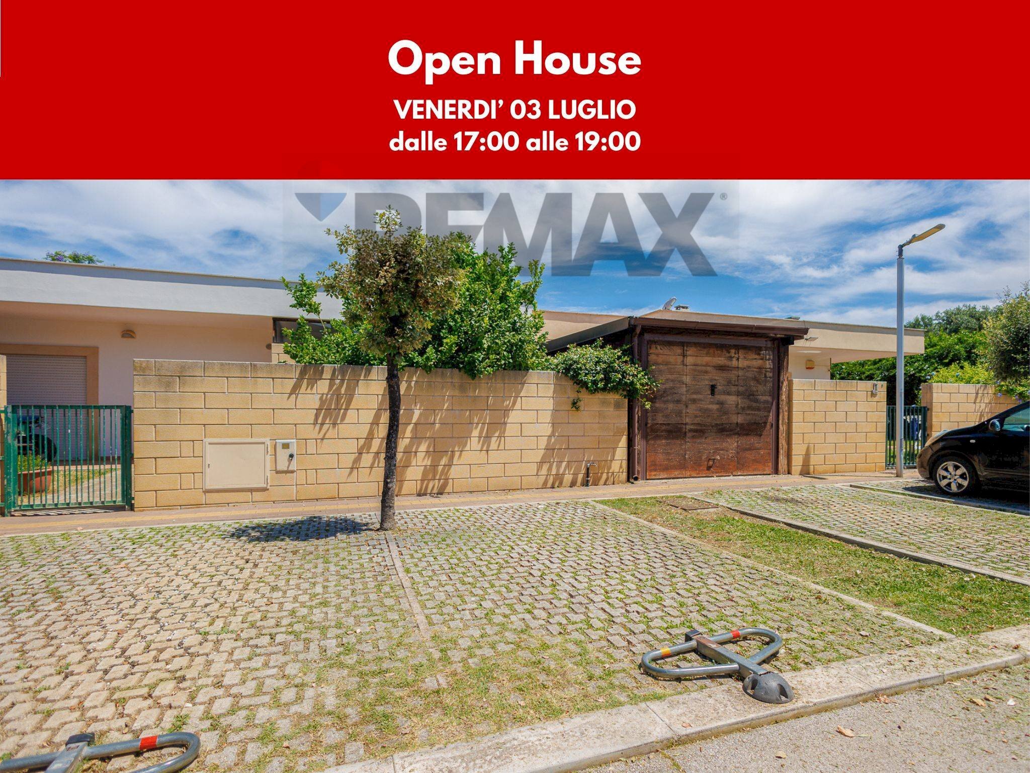 Casa all\'aperto - Terraced Villa Strada Statale 16 Complanare Ovest
 
46, Bari - photo 1