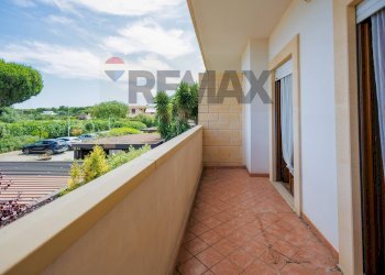Balcone - Terraced Villa Strada Statale 16 Complanare Ovest
 
46, Bari - photo 18