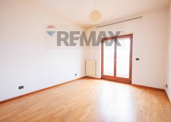 Stanza vuota - Terraced Villa Strada Statale 16 Complanare Ovest
 
46, Bari - photo 20