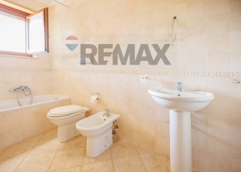Bagno - Terraced Villa Strada Statale 16 Complanare Ovest
 
46, Bari - photo 21