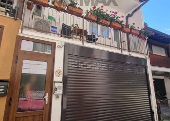 Edificio all\'aperto - Semi-detached house via Della Chiesa
 
17, Luino - photo 1