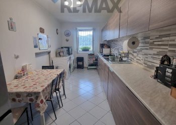 Cucina - Semi-detached house via Della Chiesa
 
17, Luino - photo 12