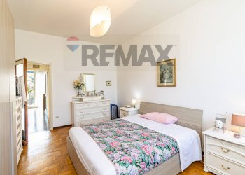 Camera / camera da letto - Bilocale Via Giorgio Borgato
 
1, Porto Valtravaglia - foto 8