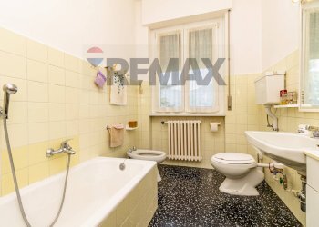 Bagno - Bilocale Via Giorgio Borgato
 
1, Porto Valtravaglia - foto 11