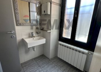 Bagno - Locale Commerciale Via Carlo Moalli
2, Lavena Ponte Tresa - foto 13
