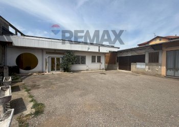 Casa all\'aperto - Capannone via Garibaldi
45, Carnago - foto 1