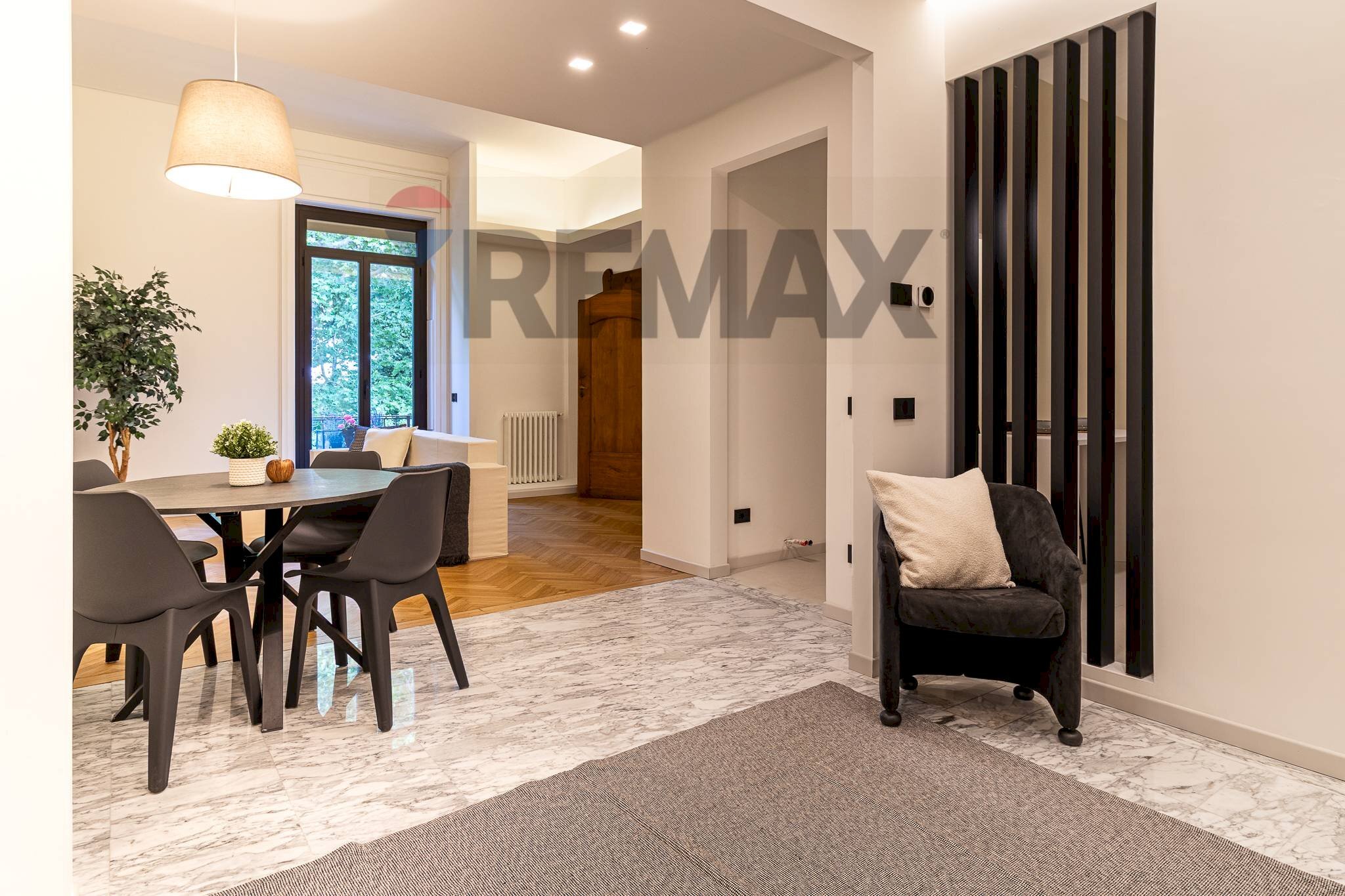 Sala da pranzo - Quadrilocale VIA FOSCOLO
 
4, Busto Arsizio - foto 1