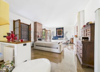 Soggiorno - Villa Strada Campagnate
 
46, San Genesio ed Uniti - foto 7