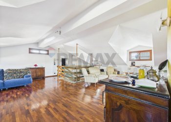Mansarda - Villa Strada Campagnate
 
46, San Genesio ed Uniti - foto 15