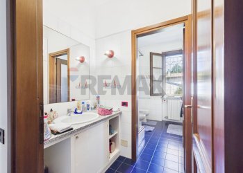 Bagno - Villa Strada Campagnate
 
46, San Genesio ed Uniti - foto 19