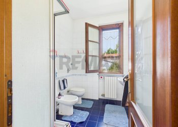 Bagno - Villa Strada Campagnate
 
46, San Genesio ed Uniti - foto 20
