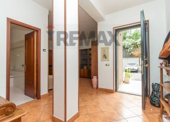 Hall / corridoio - Apartment Via Livorno
 
149, Aci Castello - photo 14