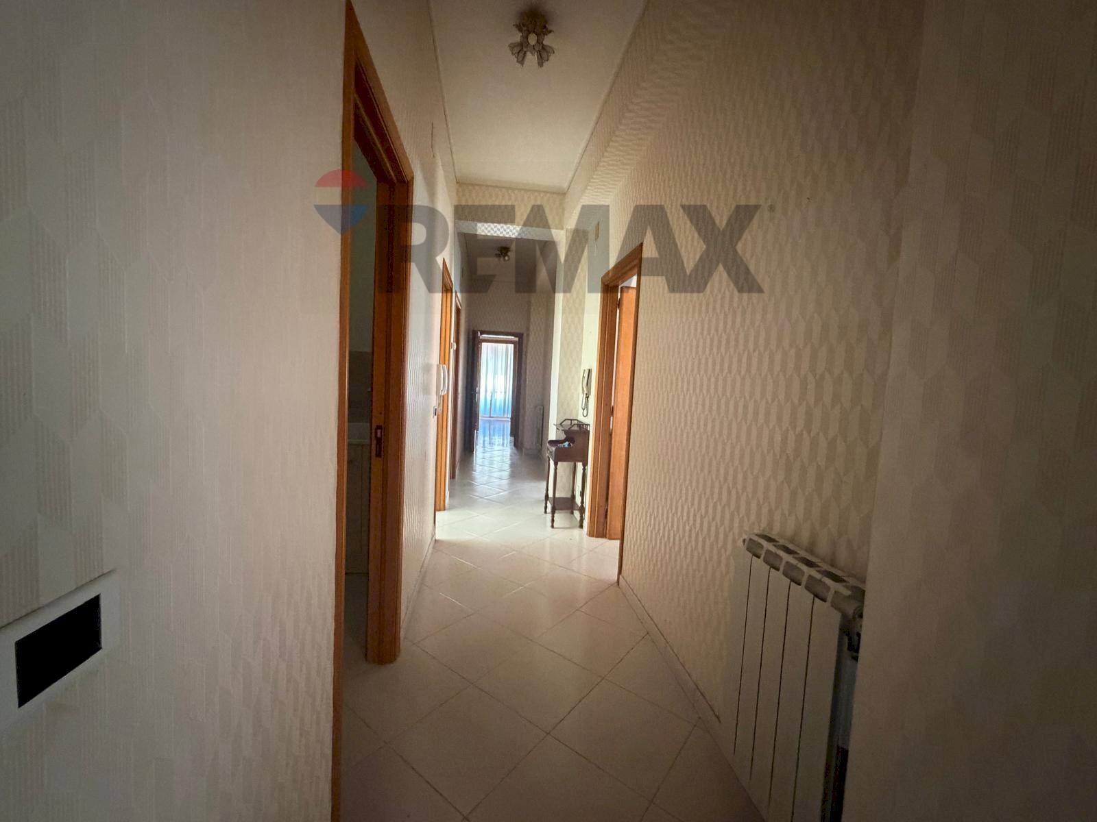 Hall / corridoio - Quadrilocale via Gramsci
 
102, Biancavilla - foto 3