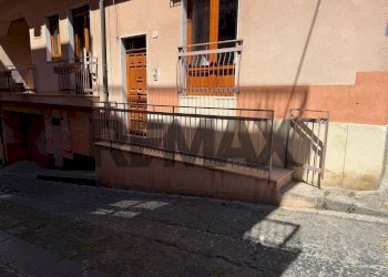 Edificio all\'aperto - Four-room apartment via Gramsci
 
102, Biancavilla - photo 23