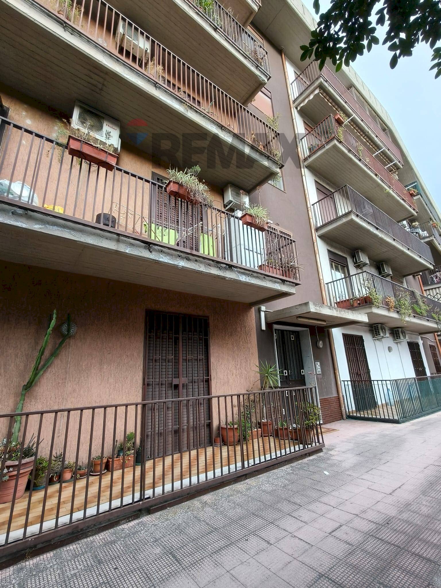 Edificio all\'aperto - Attico Via Antonio Locatelli
13, Catania - foto 3