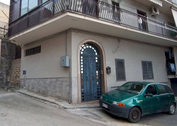 Edificio all\'aperto - Appartamento Via Fratelli Bandiera
 
24, Palagonia - foto 25