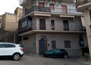 Edificio all\'aperto - Appartamento Via Fratelli Bandiera
 
24, Palagonia - foto 26