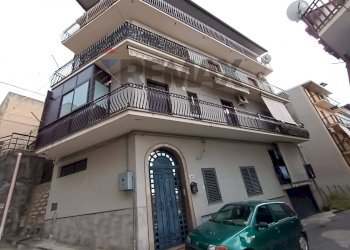 Edificio all\'aperto - Appartamento Via Fratelli Bandiera
 
24, Palagonia - foto 27