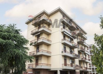 Edificio all\'aperto - Quadrilocale Via Piave
132, Montevarchi - foto 1