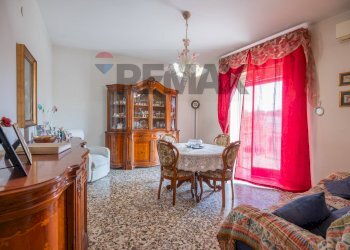 Sala da pranzo - Appartamento VIALE SANTA PANAGIA
 
55/A, Siracusa - foto 14