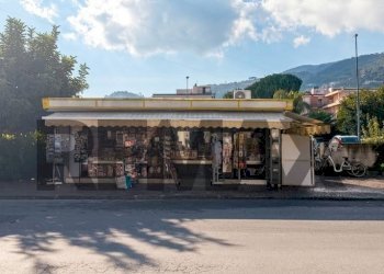 Casa all\'aperto - Attività Commerciale Via Alfredo De Luca
 
snc, Ischia - foto 5