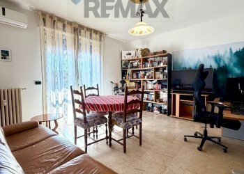 Sala da pranzo - Two-room apartment VIA MULINO VECCHIO
 
43, Cerano - photo 5