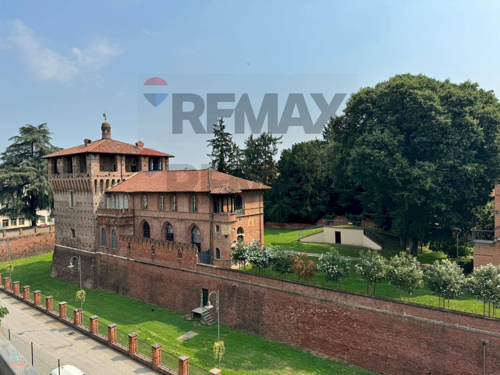 Casa all\'aperto - Bilocale Piazza Martiri della Libertà
 
22, Galliate - foto 2