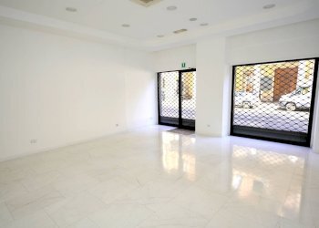 Foto 4 - Shop Via Pietro Micca
 
15, Torino - photo 4