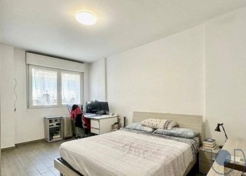 Camera da letto - Two-room apartment Strada Genova, Moncalieri - photo 8
