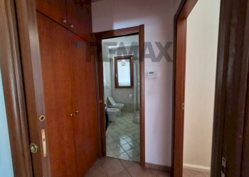 Hall / corridoio - Two-room apartment contrada canale
 
12, Fermo - photo 8